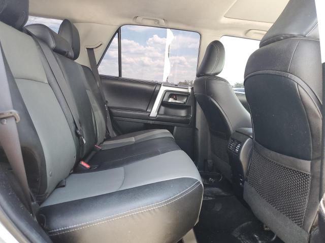 Photo 11 from auction – 2017 TOYOTA 4RUNNER SR with VIN JTEBU5JR5H5461356