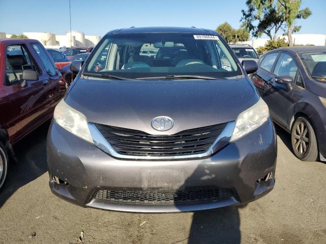 Photo 5 from auction – 2013 TOYOTA SIENNA LE with VIN 5TDKK3DC8DS343750