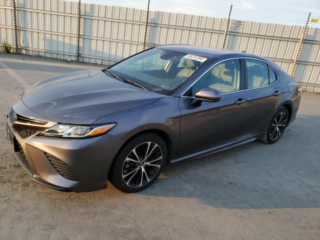 TOYOTA CAMRY SE 2020 with VIN 4T1G11AK2LU938527 - Photo from auction