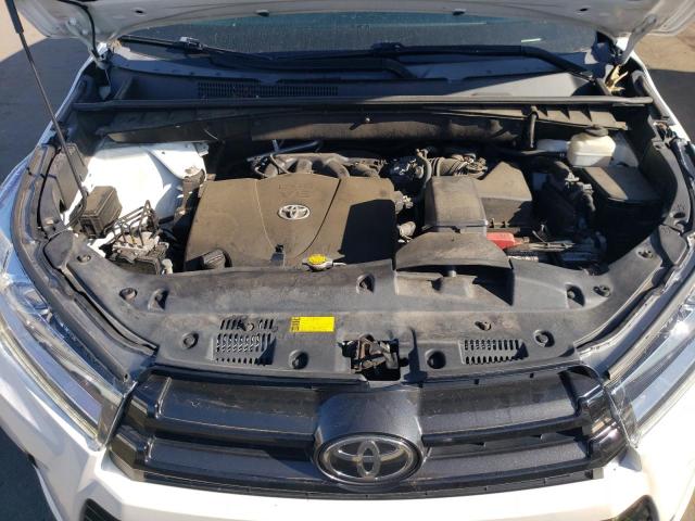 Photo 12 from auction – 2017 TOYOTA HIGHLANDER with VIN 5TDJZRFH1HS361015