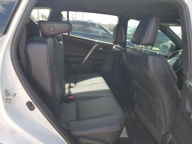 Photo 11 from auction – 2018 TOYOTA RAV4 SE with VIN 2T3NFREV1JW466966