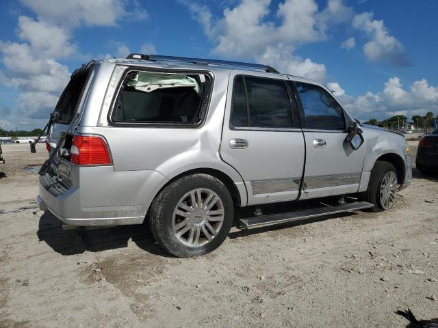 Photo 3 from auction – 2010 LINCOLN NAVIGATOR with VIN 5LMJJ2J59AEJ05530