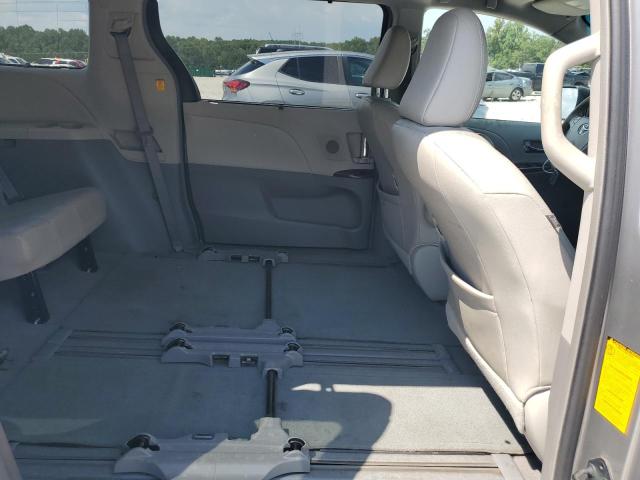 Photo 11 from auction – 2011 TOYOTA SIENNA XLE with VIN 5TDYK3DC4BS036261