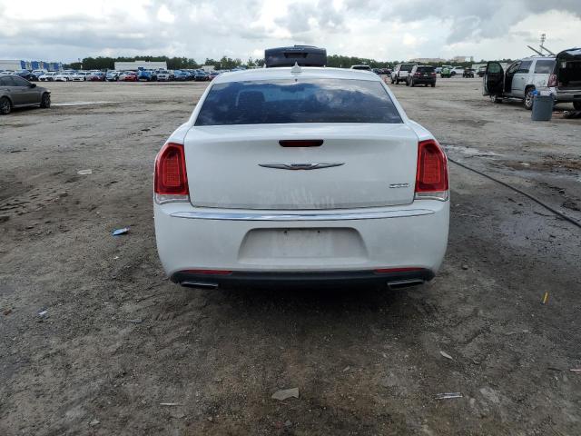 Photo 6 from auction – 2017 CHRYSLER 300 LIMITE with VIN 2C3CCAAG8HH552654