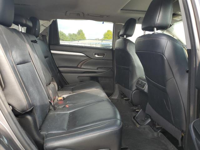 Photo 11 from auction – 2018 TOYOTA HIGHLANDER with VIN 5TDJGRFH7JS040611