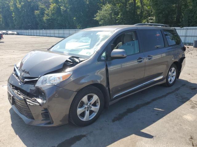 Photo 1 from auction – 2018 TOYOTA SIENNA LE with VIN 5TDKZ3DC5JS923674
