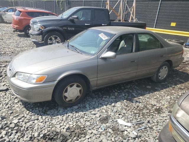 TOYOTA CAMRY CE 2000 with VIN 4T1BG22K1YU711284 - Photo from auction