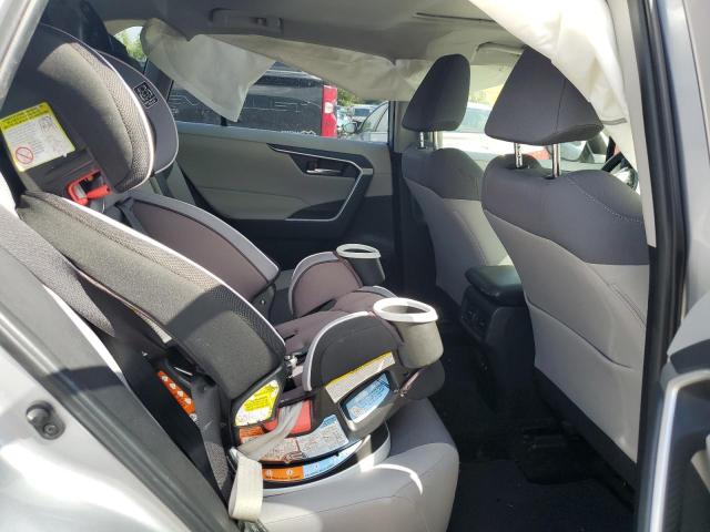 Photo 11 from auction – 2019 TOYOTA RAV4 XLE with VIN JTMP1RFV8KD008720