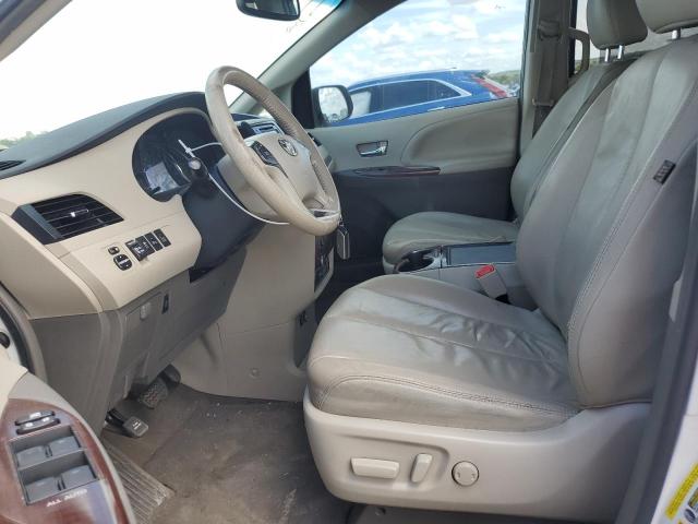 Photo 7 from auction – 2013 TOYOTA SIENNA XLE with VIN 5TDYK3DC7DS283700