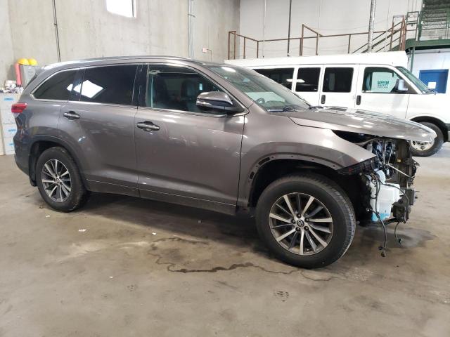 Photo 4 from auction – 2017 TOYOTA HIGHLANDER with VIN 5TDJZRFH9HS418660