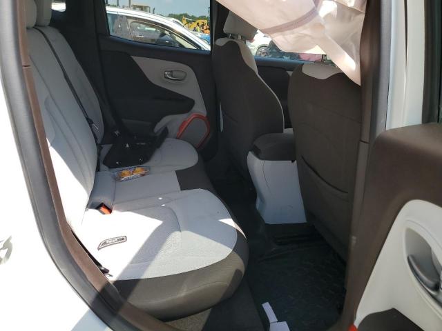Photo 11 from auction – 2015 JEEP RENEGADE L with VIN ZACCJBBT3FPB44853