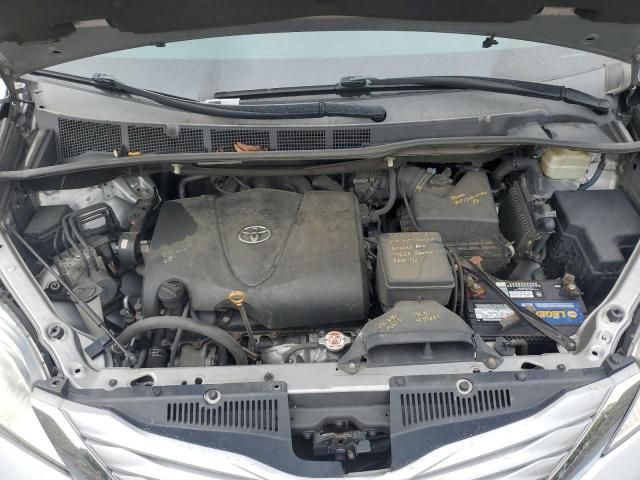 Photo 12 from auction – 2017 TOYOTA SIENNA LE with VIN 5TDKZ3DCXHS811253