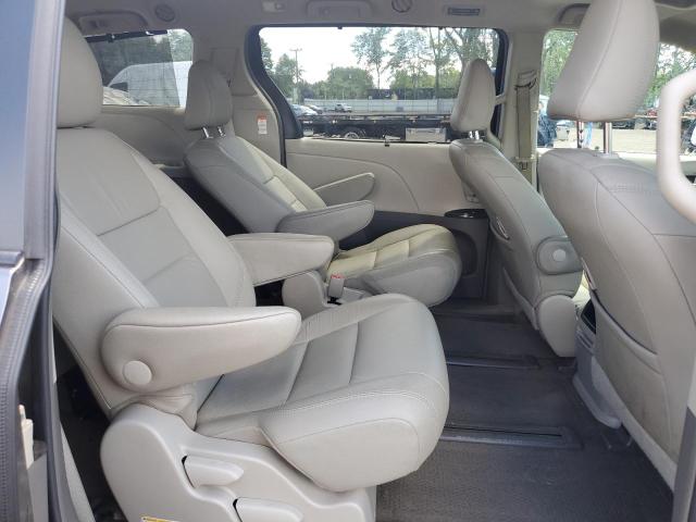 Photo 11 from auction – 2017 TOYOTA SIENNA XLE with VIN 5TDDZ3DC0HS165990