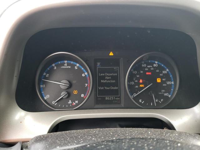 Photo 9 from auction – 2018 TOYOTA RAV 4 with VIN 2T3RFREV1JW844933