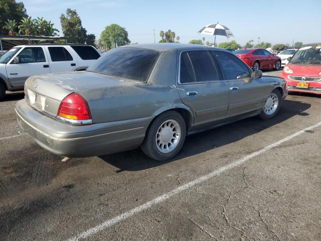 Photo 3 from auction – 2001 FORD CROWN VICT with VIN 2FAFP74W61X102540
