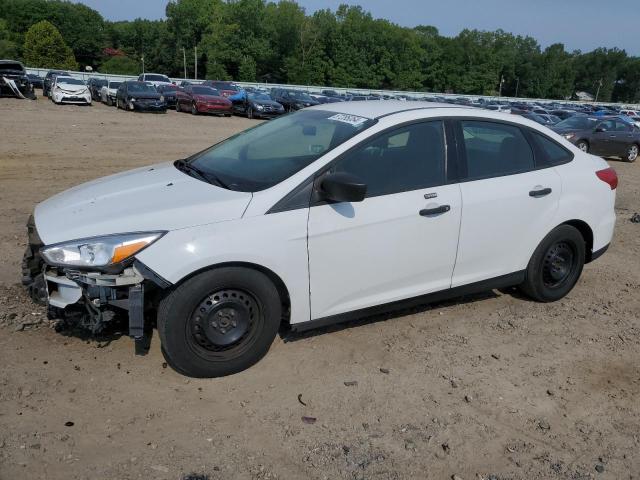 FORD FOCUS S 2015 with VIN 1FADP3E25FL318038 - Photo from auction
