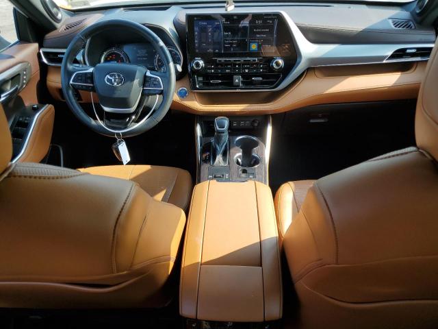 Фото 8 с аукциона – 2022 TOYOTA HIGHLANDER с VIN 5TDEBRCH1NS075980