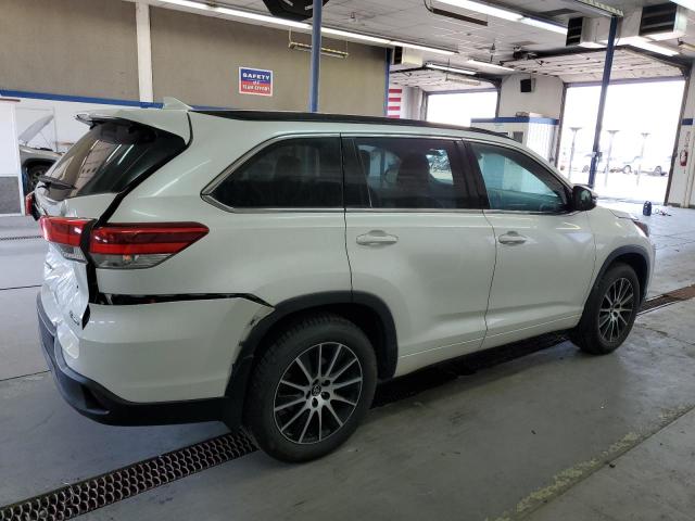 Photo 3 from auction – 2018 TOYOTA HIGHLANDER with VIN 5TDJZRFH6JS840388