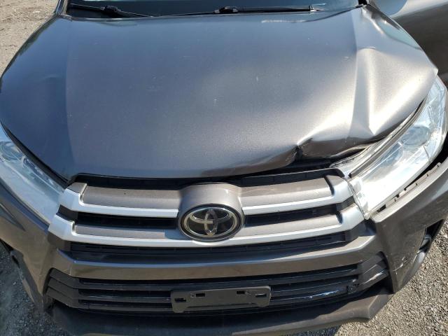 Photo 12 from auction – 2018 TOYOTA HIGHLANDER with VIN 5TDJZRFH1JS561611