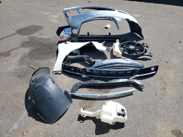 Photo 13 from auction – 2014 CHRYSLER TOWN & COU with VIN 2C4RC1BG8ER160784