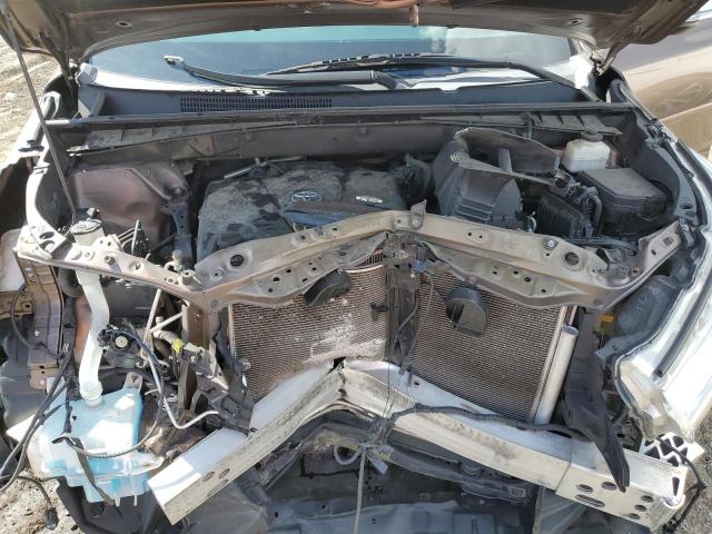 Photo 12 from auction – 2018 TOYOTA HIGHLANDER with VIN 5TDJZRFH3JS899091
