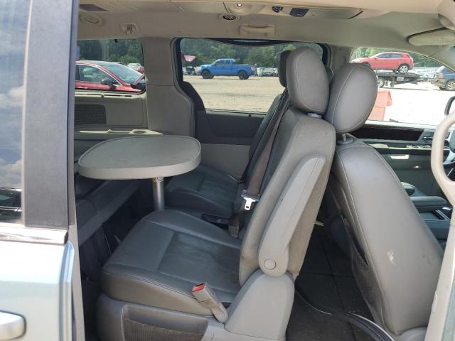 Photo 11 from auction – 2010 CHRYSLER TOWN & COU with VIN 2A4RR5D16AR188019