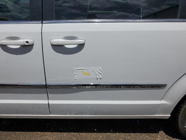 Photo 13 from auction – 2014 CHRYSLER TOWN & COU with VIN 2C4RC1BG2ER364545