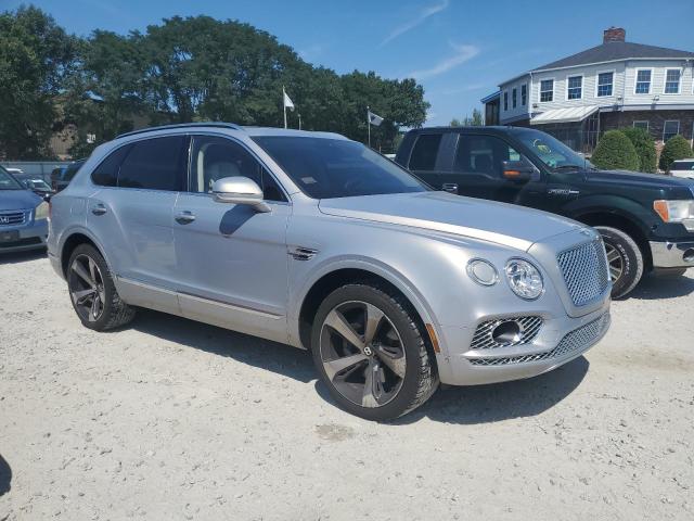 Photo 4 from auction – 2017 BENTLEY BENTAYGA with VIN SJAAC2ZV1HC012546