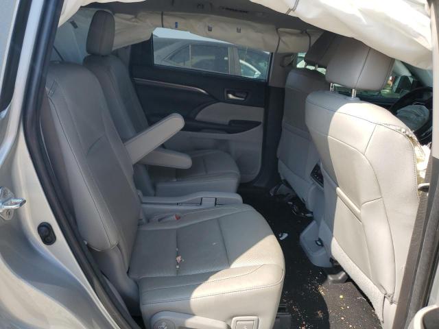 Photo 11 from auction – 2018 TOYOTA HIGHLANDER with VIN 5TDDZRFH6JS891404