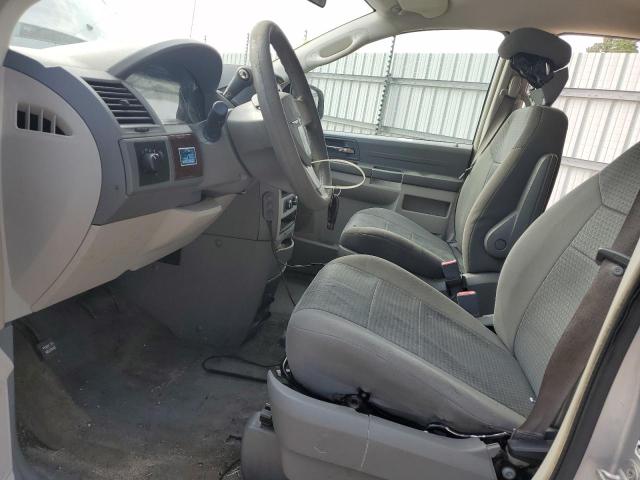 Photo 7 from auction – 2010 CHRYSLER TOWN & COU with VIN 2A4RR4DE7AR380739