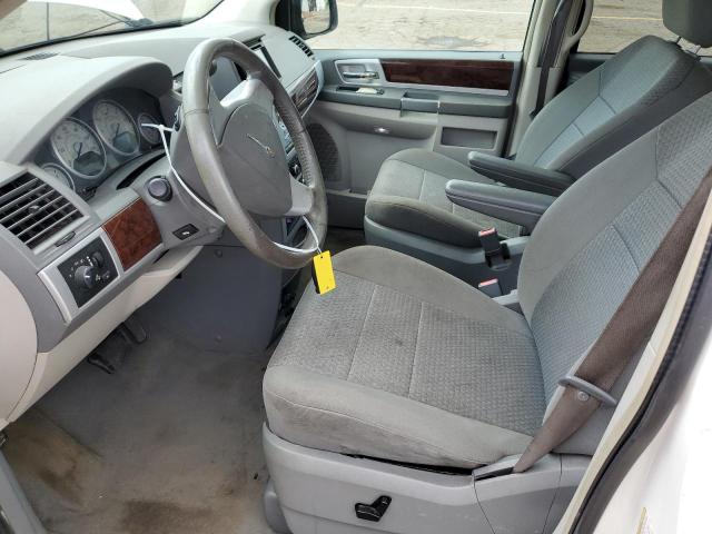 Photo 7 from auction – 2010 CHRYSLER TOWN & COU with VIN 2A4RR5D18AR104914