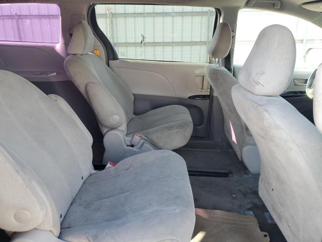 Photo 11 from auction – 2011 TOYOTA SIENNA BAS with VIN 5TDKA3DCXBS007825