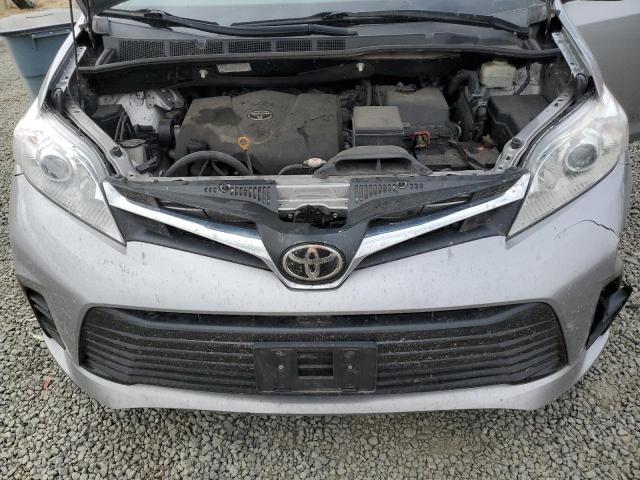 Photo 12 from auction – 2018 TOYOTA SIENNA LE with VIN 5TDKZ3DC0JS944481