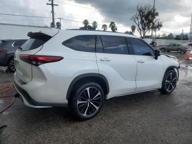 Photo 3 from auction – 2021 TOYOTA HIGHLANDER with VIN 5TDLZRAH3MS055332