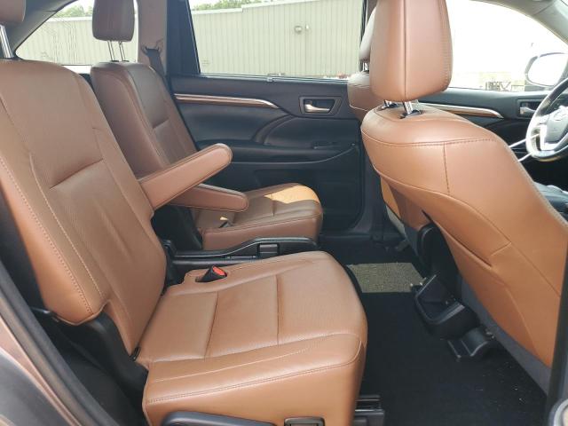 Photo 11 from auction – 2017 TOYOTA HIGHLANDER with VIN 5TDDGRFHXHS031912