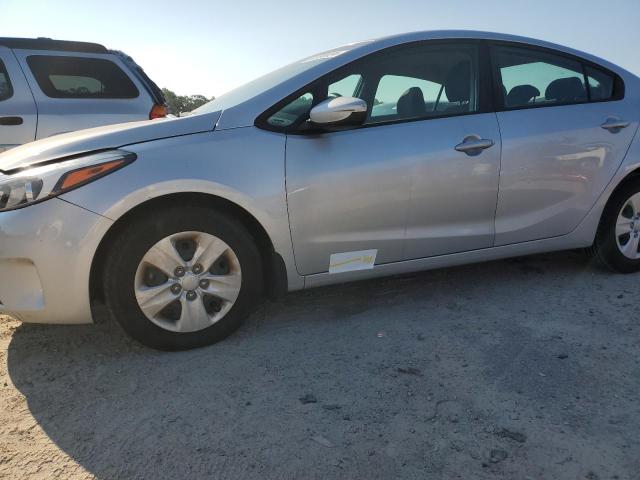 Photo 12 from auction – 2018 KIA FORTE LX with VIN 3KPFK4A73JE227523