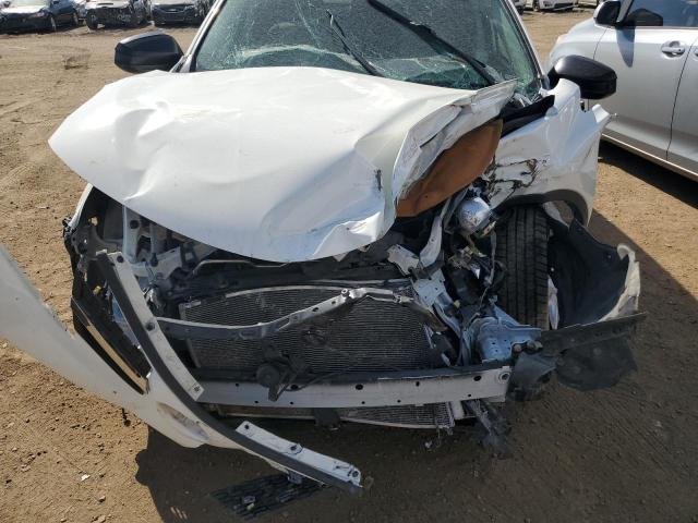 Photo 11 from auction – 2015 TOYOTA RAV4 LE with VIN JTMBFREV7FJ038652