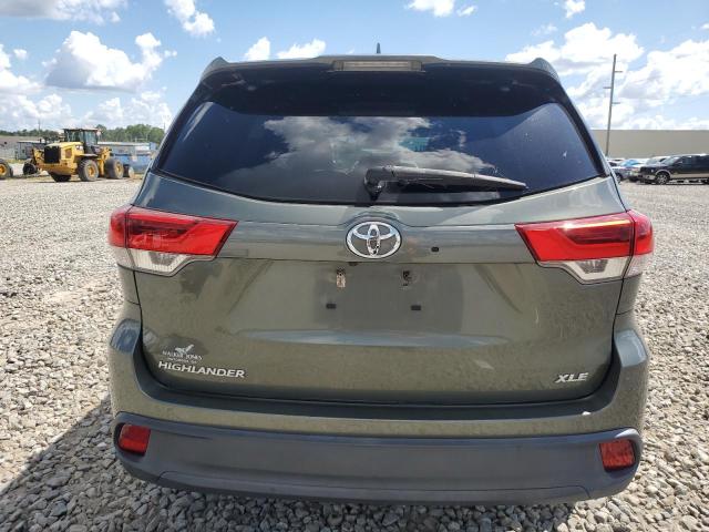 Photo 6 from auction – 2018 TOYOTA HIGHLANDER with VIN 5TDKZRFH3JS270564