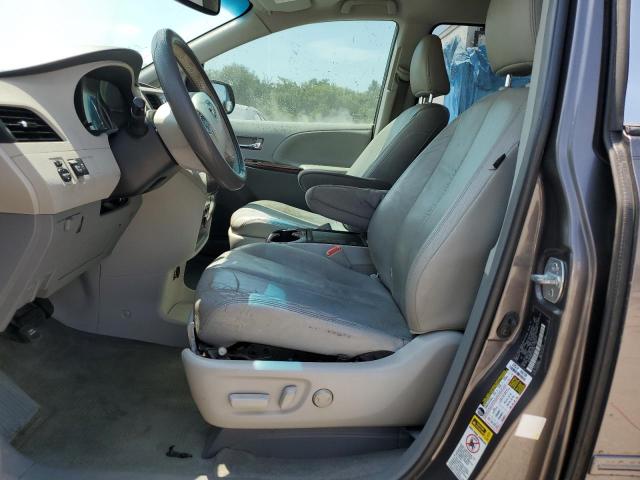 Photo 7 from auction – 2012 TOYOTA SIENNA XLE with VIN 5TDYK3DC7CS245088
