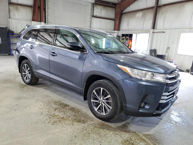 Foto 4 de la subasta – 2018 TOYOTA HIGHLANDER con VIN 5TDJZRFH2JS837603