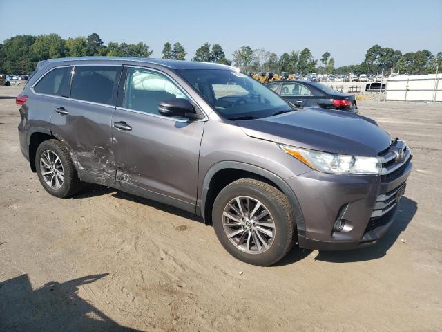 Photo 4 from auction – 2019 TOYOTA HIGHLANDER with VIN 5TDJZRFH5KS610035