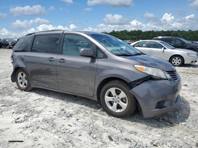 Photo 4 from auction – 2017 TOYOTA SIENNA LE with VIN 5TDKZ3DC3HS833093
