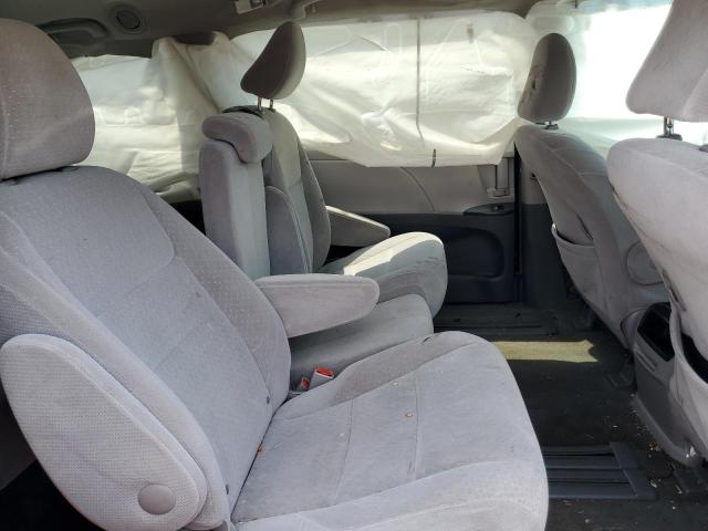 Photo 11 from auction – 2015 TOYOTA SIENNA LE with VIN 5TDKK3DC5FS582787
