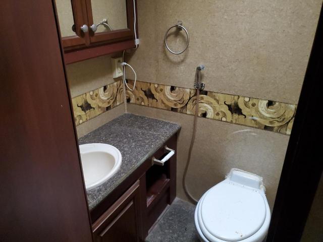 Photo 6 from auction – 2013 DAYB MOTORHOME with VIN 1F65F5DY9C0A05335