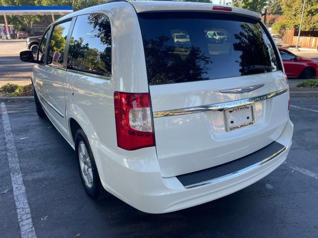 Photo 3 from auction – 2012 CHRYSLER TOWN & COU with VIN 2C4RC1BG1CR189038