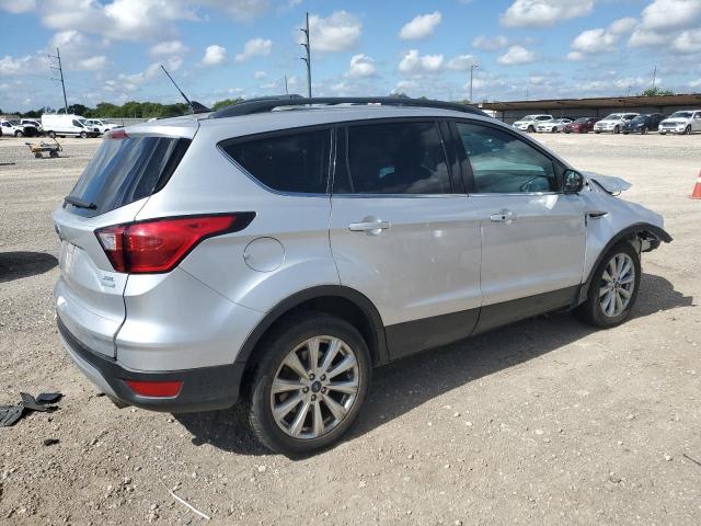 Photo 3 from auction – 2019 FORD ESCAPE SEL with VIN 1FMCU0HD9KUB01019
