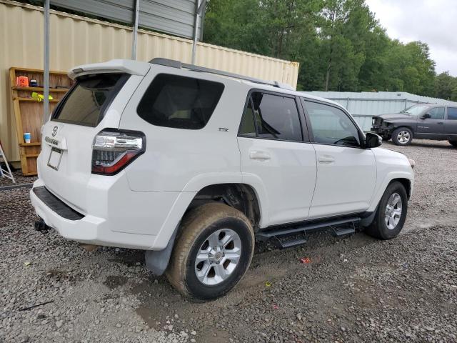 Photo 3 from auction – 2017 TOYOTA 4RUNNER SR with VIN JTEZU5JR8H5164693