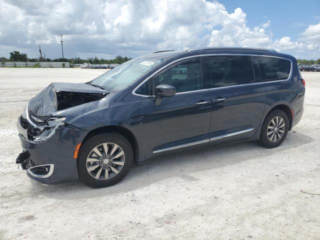 CHRYSLER PACIFICA T 2019 with VIN 2C4RC1EG6KR686385 - Photo from auction