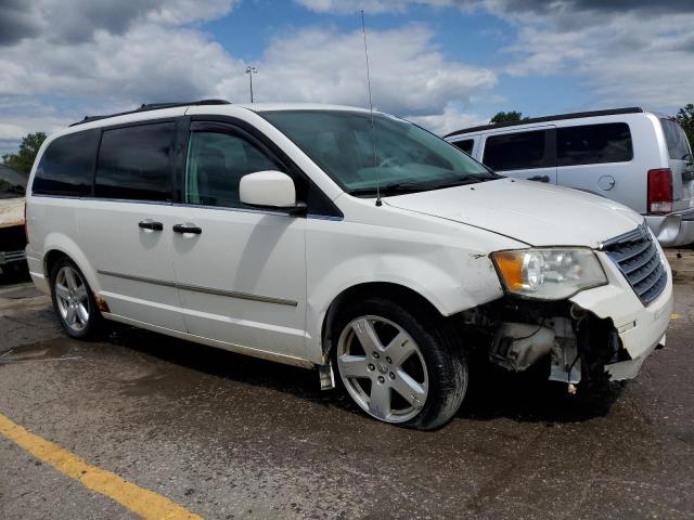 Photo 4 from auction – 2010 CHRYSLER TOWN & COU with VIN 2A4RR5D18AR104914