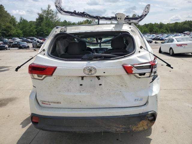 Photo 6 from auction – 2018 TOYOTA HIGHLANDER with VIN 5TDKZRFH7JS529492
